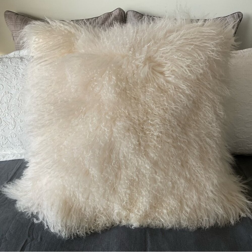 🤩Mongolian White Fur Decorative Pillow - Large